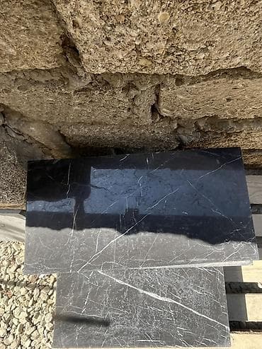 naxcivan qaya duzu: Qara mərmər. - Material: təbii qara mərmər, tünd fon üzərində incə ağ — 4