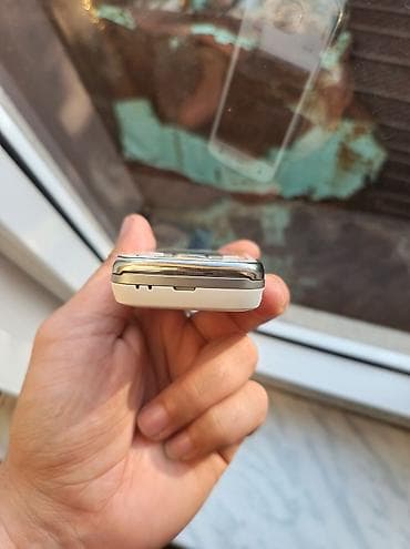 ipad mini a17 pro: Nokia N86 8Mp, rəng - Ağ, Düyməli — 8