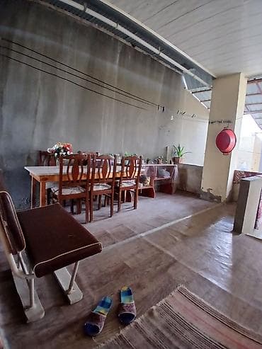 mehdiabad ev: Həyət evi 3 sot 3 otaq əl damı arxada bağı iki daş kürsülü real — 2