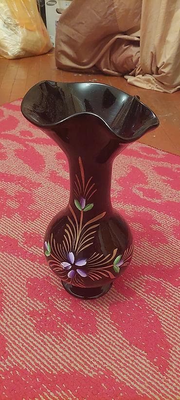 Bagema Gul qabı. Hündürlüyü 36 sm. Yenidir. Heç işlənməyib. Qutudadır