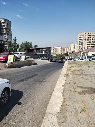 kondisioner servis: Avtomobil servisi bir boks icarəyə verilir üsdünlük mühərrik ustası — 2