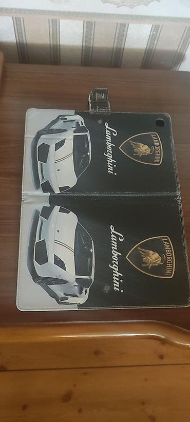 ipod touch 7: Samsung galaxy tab a7 + Kabro Xüsusiyyətlər: - Korpus: arxa hissə — 5