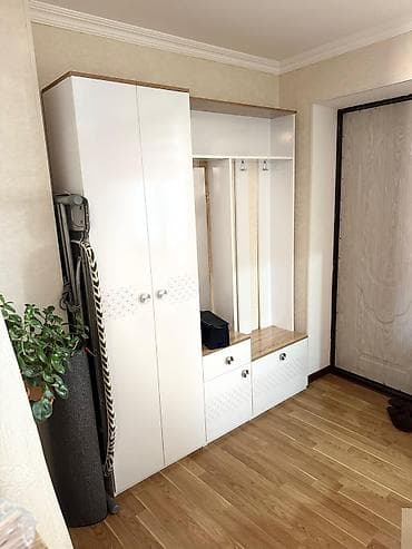 Dəhliz dolabı satılır 280₼.ölçüsü1.60 uzunu 2m. Problemsiz. Ünvan