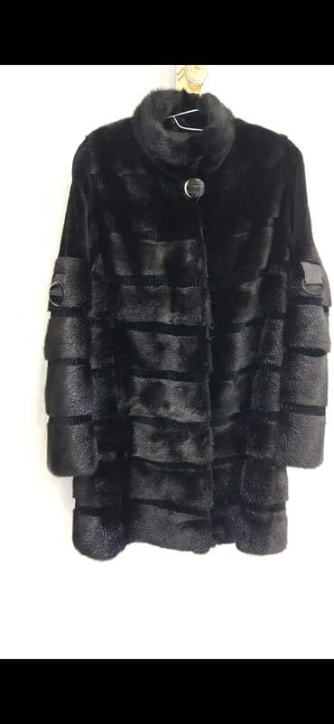 Şuba 1100azn
44 razmer