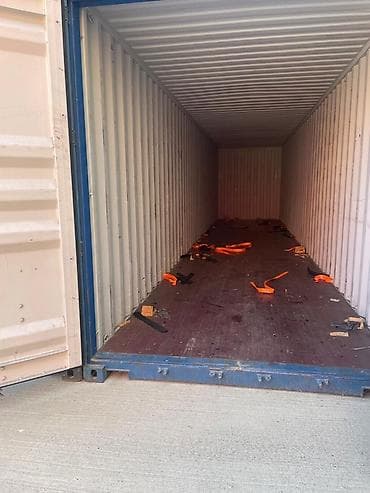 mağaza üçün konteyner: Kontiner 12 ve 6metirlik var zeng vurun etraflı danışaq qiymet — 6