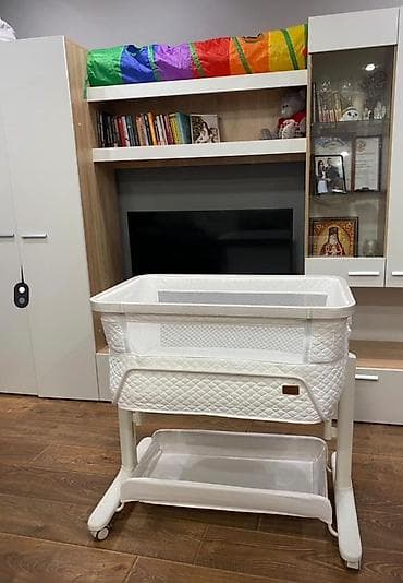 Beşiklər: Oğlan və qız üçün, Dördbucaq, Beşik, Yellənmə mexanizmsiz — 1