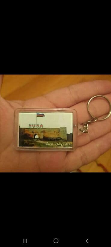 xarı bülbül icon: Breloklar — 3