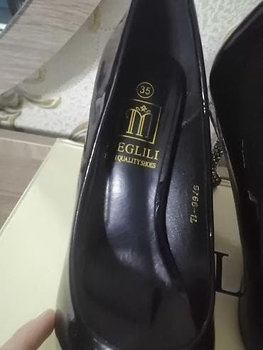 зеленые туфли: Brend: Meglili Quality Shoes YENİDİR Geyinilməyib Model: T-9916 Ölçü — 3