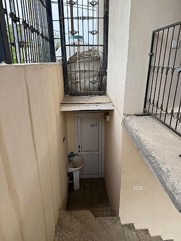 qusarda satilan evler: 6 sot torpaq sahəsi Novxanı bağları dənizə 600m yaxın • Ümumi sahə: 6 — 10