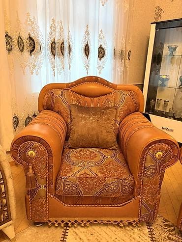 2500 azn alınıb Klassik üslubda 3-lü dəst yumşaq mebel - Tərkib: 1 — 4