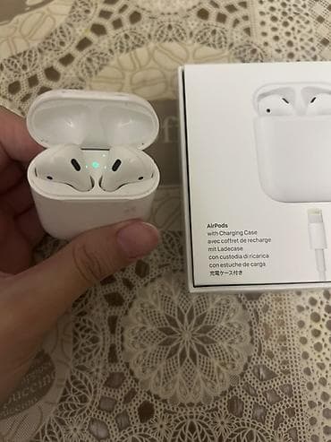 kalonka balaca: Apple AirPods (şarj qutusu ilə) 300 azn alinib.50 azn satilir.Kontakt — 2