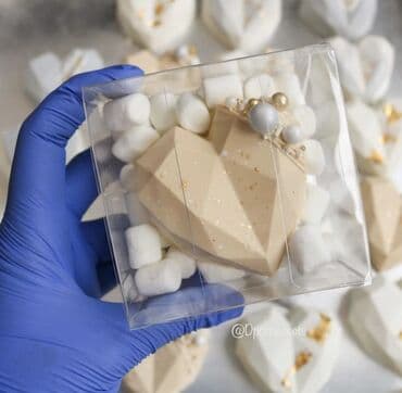 Сейфы: Həndəsi ürək formalı, zərif detallarla bəzədilmiş, dekorativ qutularda — 4