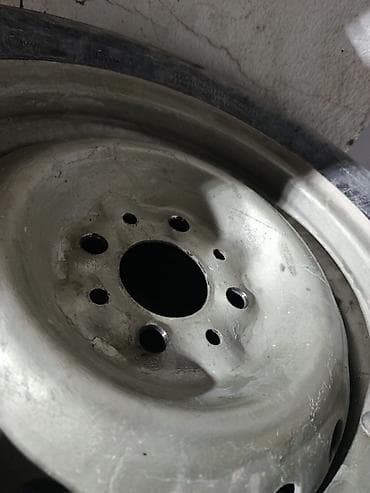 teker satisi kreditle: 4 ədəd disk və şin komplekti Xüsusiyyətlər: - Disk növü: polad, çox — 2