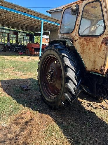 tra: Traktor MTZ (Belarus) tipli, kabinəli, arxa asqı və PTO ilə. dəst — 2