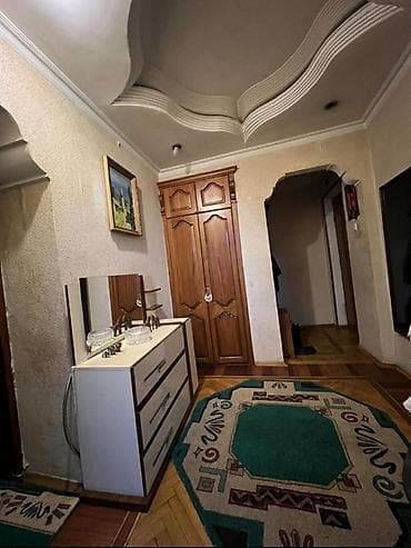 Bakı, 3 otaqlı, Köhnə tikili, m. Elmlər Akademiyası, 80 kv. m
