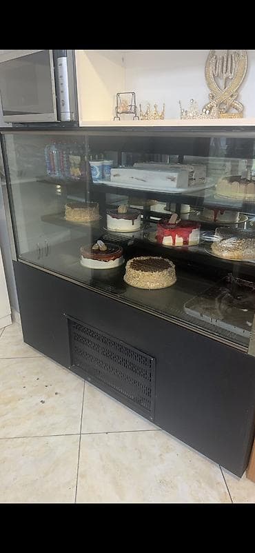Tort pirojna soyuducu vitrini 540 Azn satılır.Tam işləkdir.Ünvan — 1