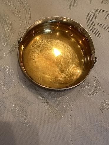 gumuşdur: Qədimi üslubda metal qab (kiçik piyalə/boxça) - Material: gümüş — 1