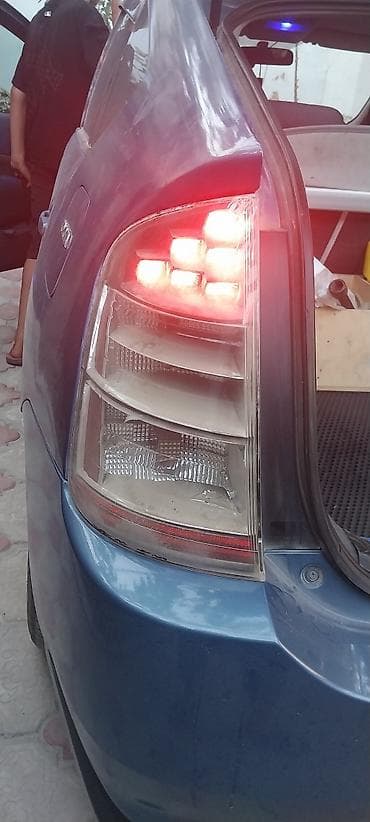 cobalt arxa stop: Toyota Prius (2004–2009) üçün arxa LED stop faraları – komplekt sol və — 4