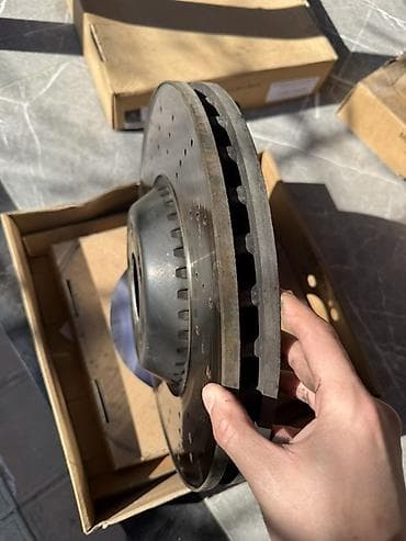 mersedes buferi satilir: Məhsul: Avtomobil üçün əyləc sistemi komplekti Tərkibi: - 4 ədəd — 7