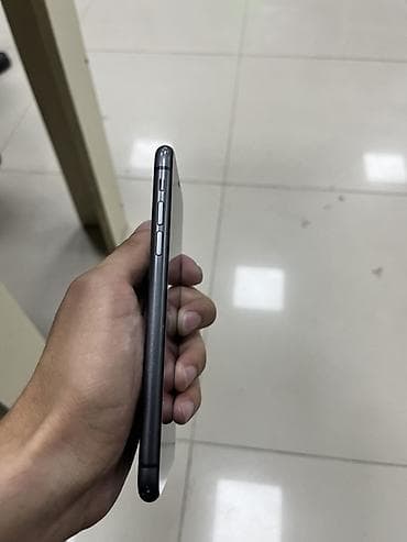 iphone 11 kabro: IPhone 11, Qara, Face ID — 5