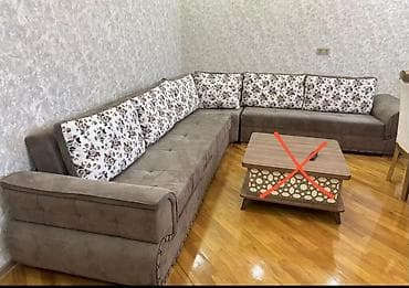 Künc divan 550₼. Açılır baza var. Ölçü 3/2. Endirim üçün qəti