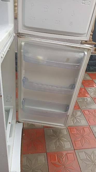 İşlənmiş 2 qapılı Indesit Soyuducu Satılır, rəng - Ağ — 2
