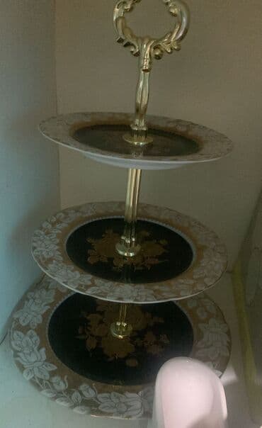 Tort və şiriniyyat qabı, rəng - Qızılı, Farfor