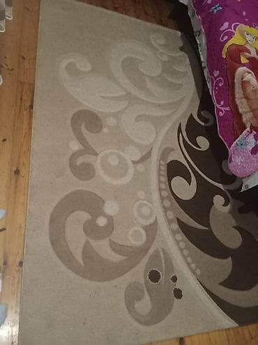 alon tekstil: Xalça – bej və qəhvəyi tonlarda naxışlı - Ölçü: təxminən 2 x 1,5 m — 3