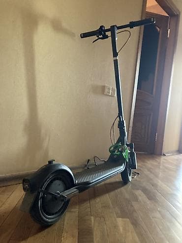 Elektrik skuter – qatlana bilən, şəhər daxili sürüş üçün - Rəng: qara