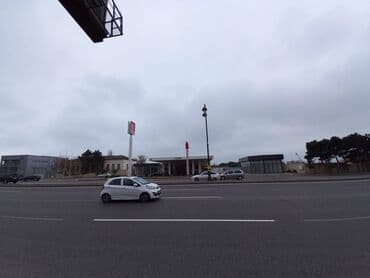 bakı tikiş evi ünvanları: 8 Noyabr prospektində,LUKOİL yanacaqdoldurma məntəqəsinin — 7