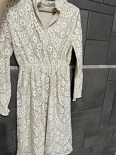 uzun balonka: Ağ rəngdə, tam krujeva (ağ çiçək naxışlı) qadın donu. - Model — 2