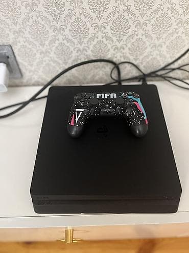 PlayStation 4 satılır. Heç bir texniki problemi yoxdur, normal — 3