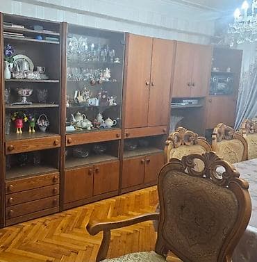 tek dolablar: Çexiya istehsalı böyük qonaq otağı stenkası - Material: taxta - — 1