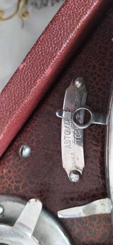 виниловый проигрыватель: Antikvar Qrammofon 1930-cu illərin. Çox yaxşı, işlək vəziyyətdə. Bütün — 4