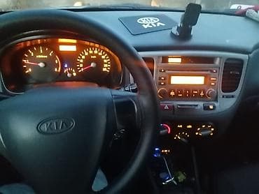 Qırmızı rəngli kompakt sedan. Xüsusiyyətlər: - Kuzov: 4 qapılı sedan lalafo.az -da Qırmızı rəngli kompakt sedan. Xüsusiyyətlər: - Kuzov: 4 qapılı sedan