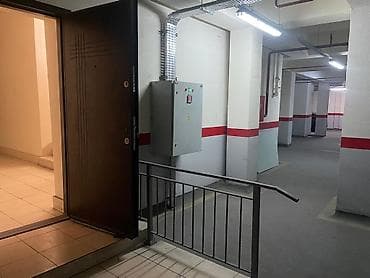 Ağ şəhər Mərkəzi Bulvar küç. ev4 qaraj60. 14kv.m geniş Qaraş