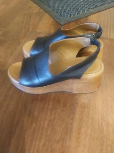 Bir dəfə geyilib razilaşmaq olarQadın üçün platformalı sandal - Rəng