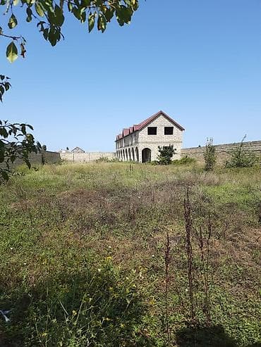 Satış üçün: geniş torpaq sahəsində yerləşən böyük daş tikili. 12sot — 2