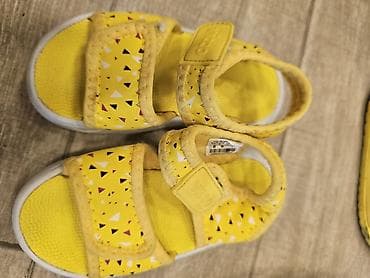 Uşaq üçün sarı rəngli sandal. Vicco( 15 sm) - Rəng: parlaq sarı, üst