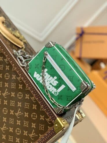 Toy paltarları və aksesuarları: Çiyin çantası, Louis Vuitton, Yeni — 1