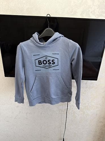 Donlar: Uşaq üçün kapüşonlu svitşört - Rəng: açıq boz-mavi - Ön hissədə “BOSS — 1
