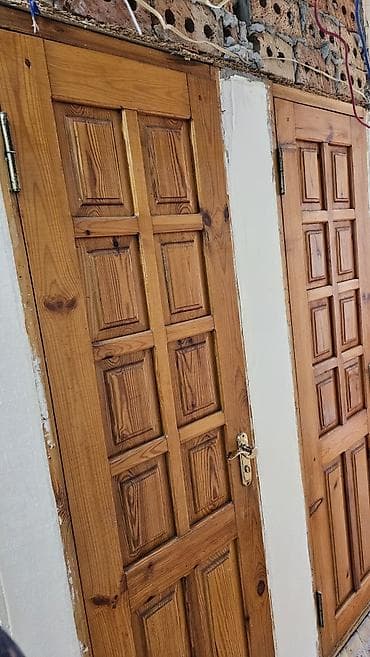 qapilar 2023: 3 ədəd mdf otağ qapısı, 3 ədəd taxta qapı, 1 ədəd setqalı plastik — 7
