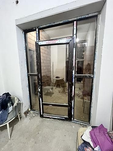 aluminium qapi pencere: 1.83 2.49 olchuleriAlüminium-şüşə giriş sistemi - Material: Qara — 1