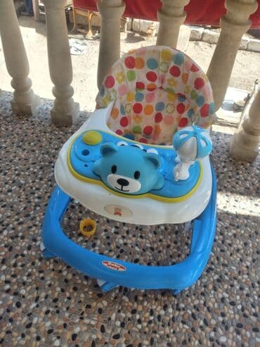 plastik cəllək: Uşaq gəzdirəni / yüyə - Rəng: Göy-ağ kombinasiyası, ön paneldə şirin — 1