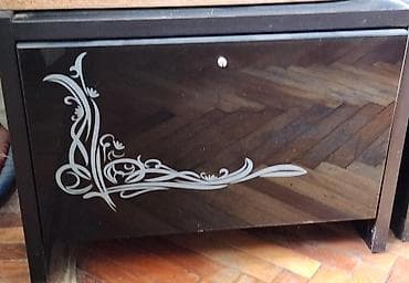 Tumbalar: Qara şüşə önlü tək çekmeceli tumbə İki ed var - Material: MDF/karkas — 1