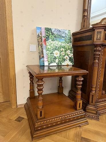 kitab masası: Klassik üslublu dəbdəbəli mebel dəsti 2 ədəd divan 4 ədəd kreslo, 1 — 6