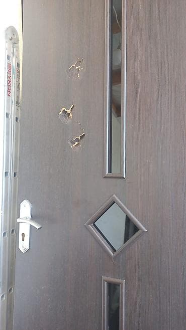 qapi ceftesi: 4 ədəd qapı çərçivələri açarları zamokları hamsi var tam sağlamdır — 2