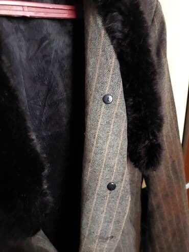 Pencəklər: FENGYUN brendinə məxsus qara xəz yaxalıqlı, boz rəngli palto — 4