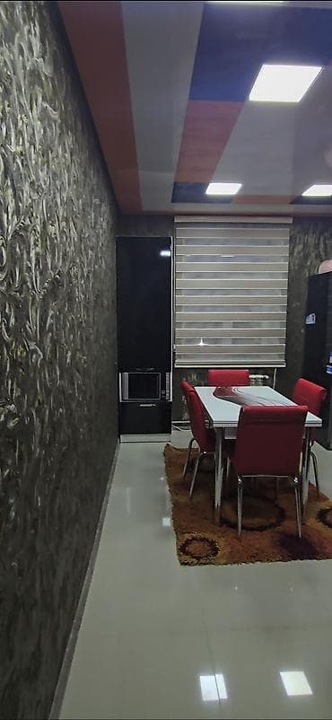 Salyan. Ağabəy küç.1. 4 mərtəbəli binanın 3cü mərtəbəsi . əla