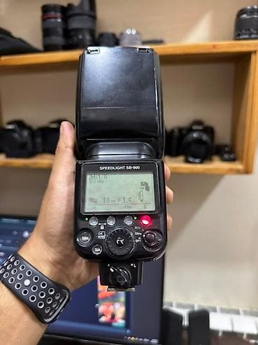 Nikon Speedlight SB-900 flaşı. Peşəkar fotoqraflar və studiya
